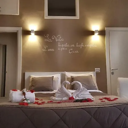 Oda ve Kahvaltı Antica 4*